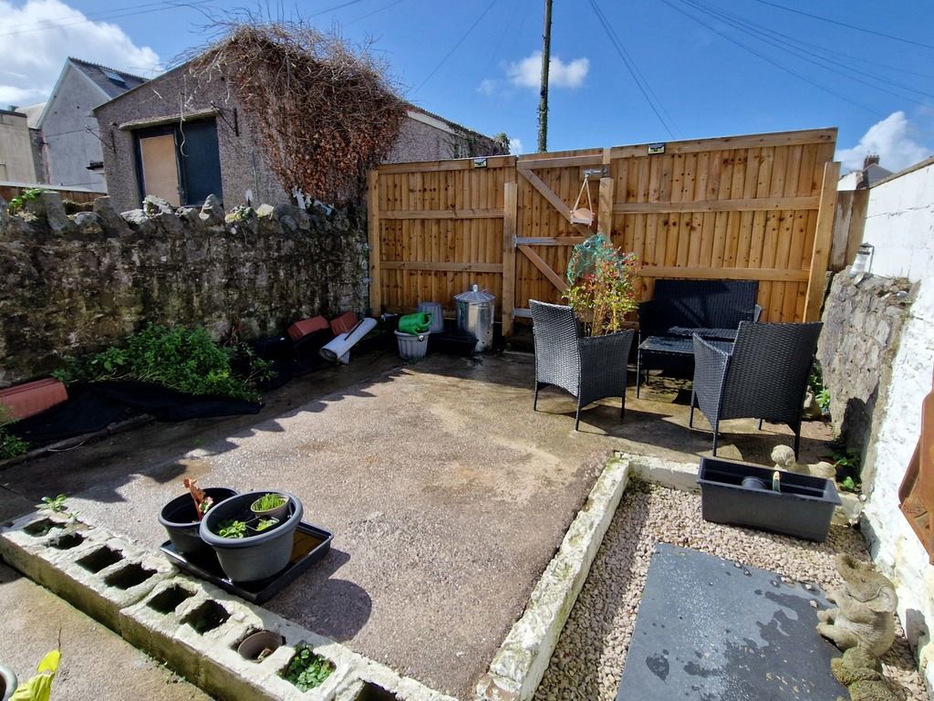 Property photo 2 of 23
