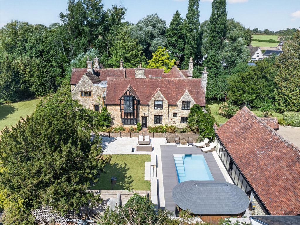 Property photo 1 of 50