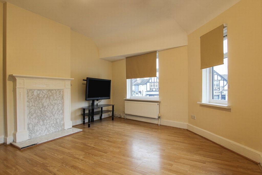 Property photo 1 of 12 Photo 3