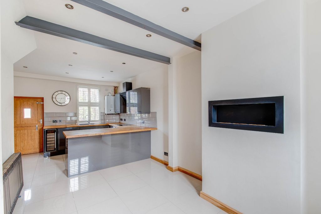 Property photo 3 of 9 Picture No. 01