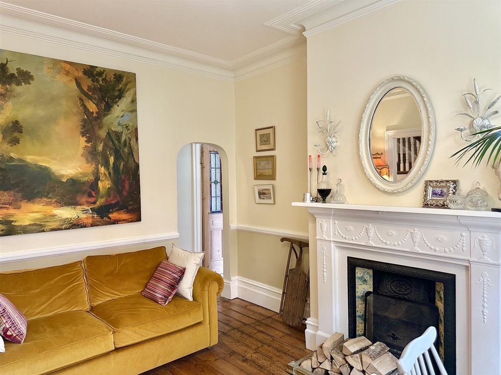 Property photo 2 of 36
