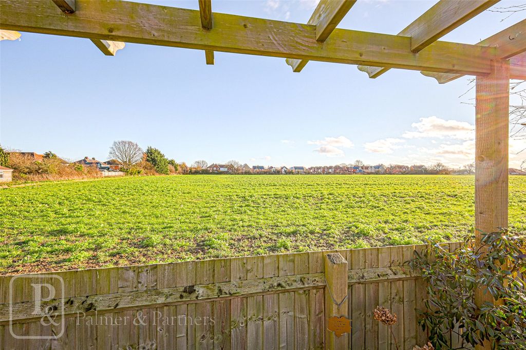 Property photo 3 of 20 Garden View
