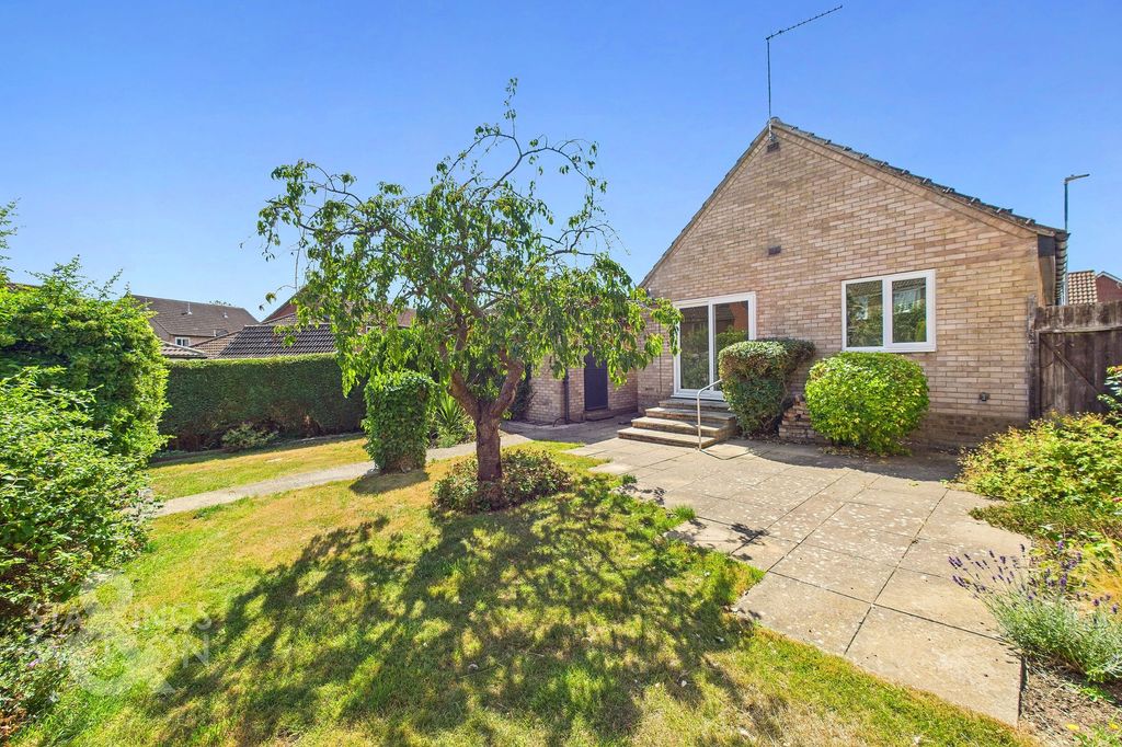 Property photo 2 of 18