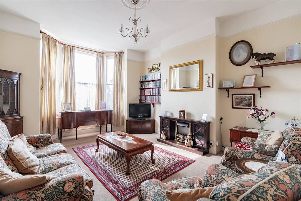 Property photo 2 of 13