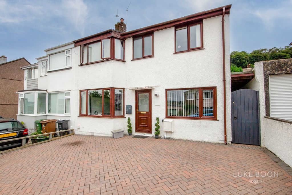Property photo 1 of 21