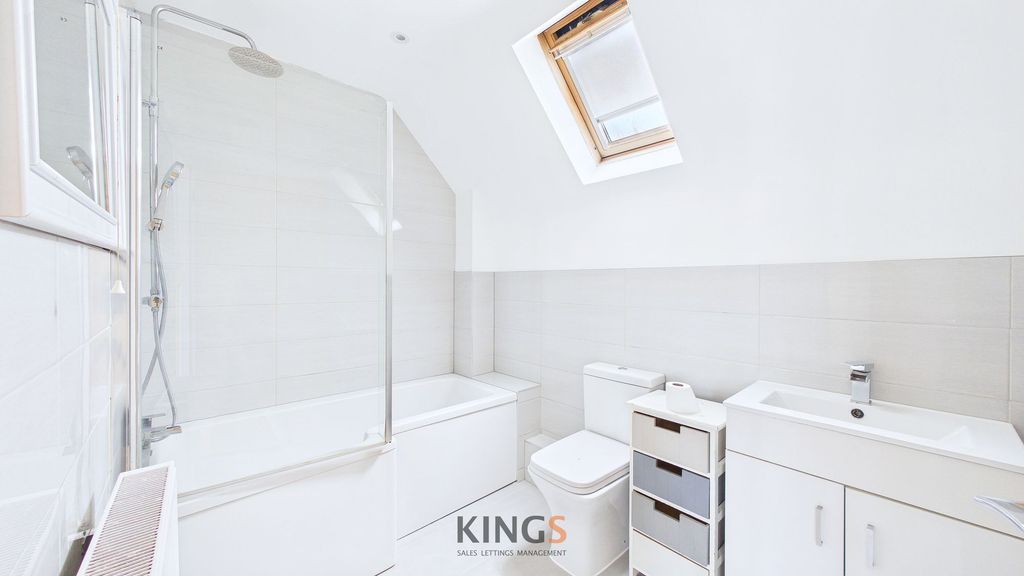 Additional image 4 of 3 bed flat for saleTiger Moth Way, Hatfield AL10