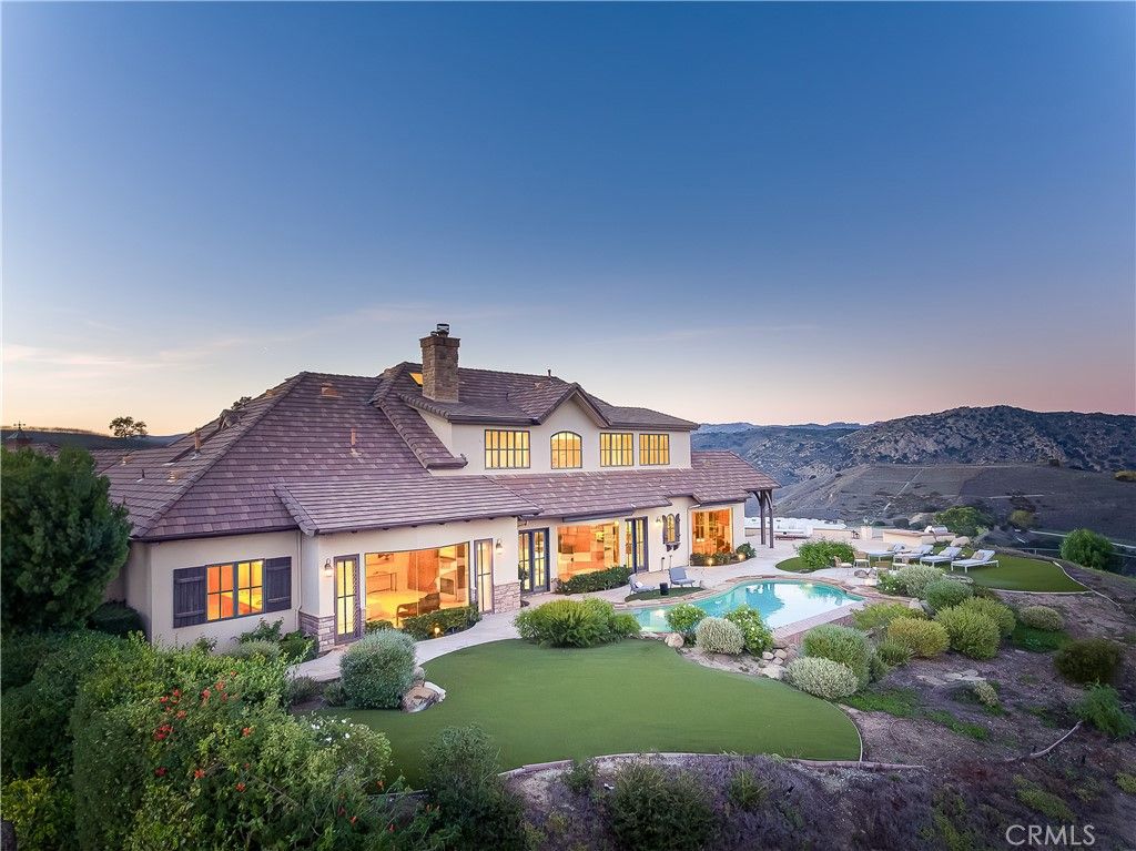 Property photo 2 of 50