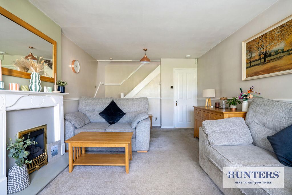 Property photo 3 of 19 Living Room