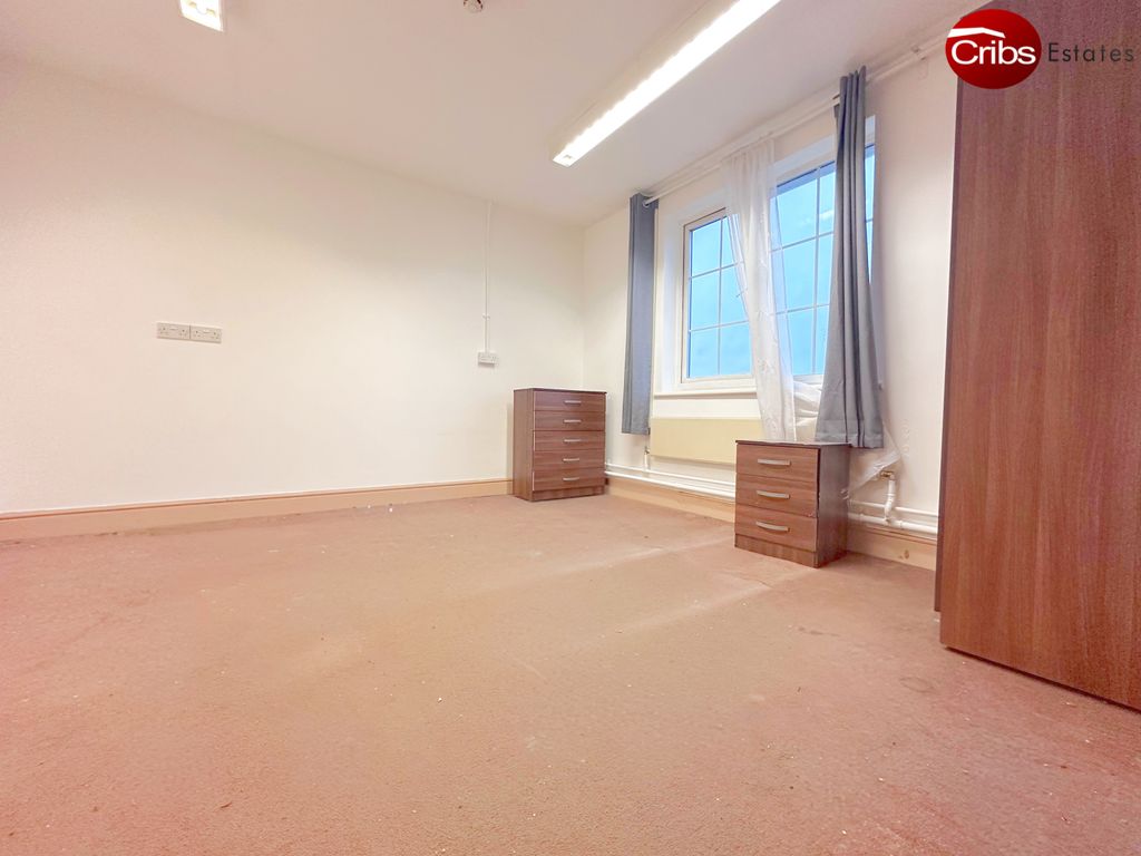 Property photo 3 of 10 Gallery