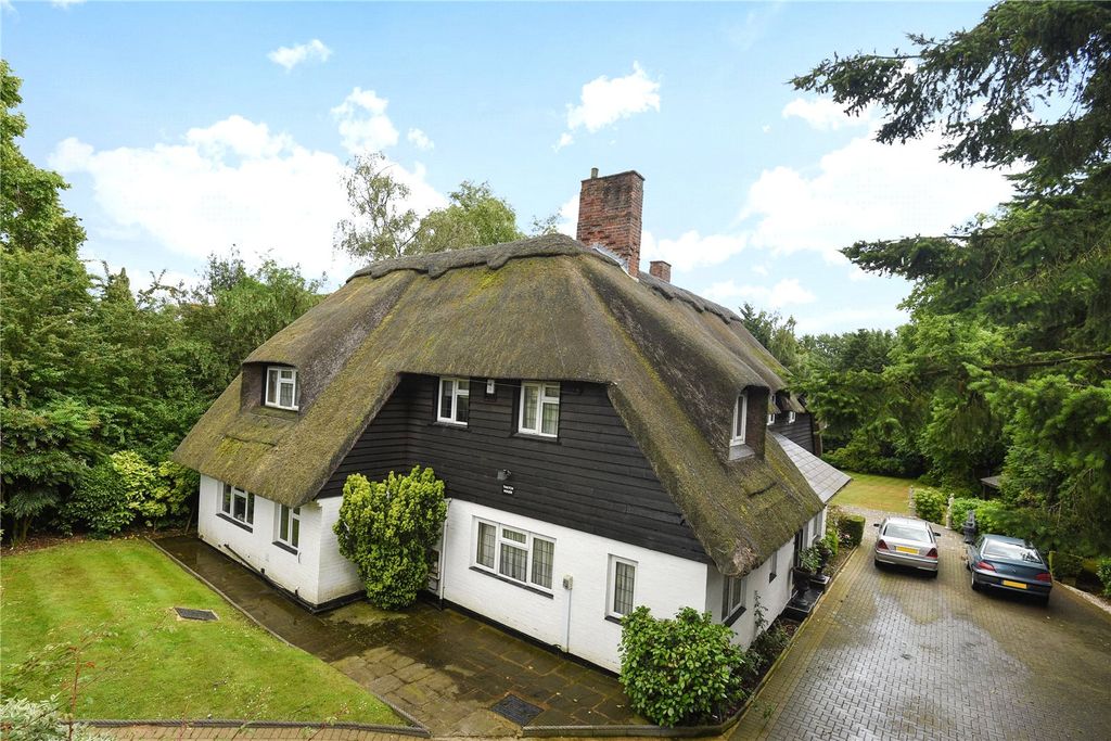 Property photo 1 of 33 Picture No. 04