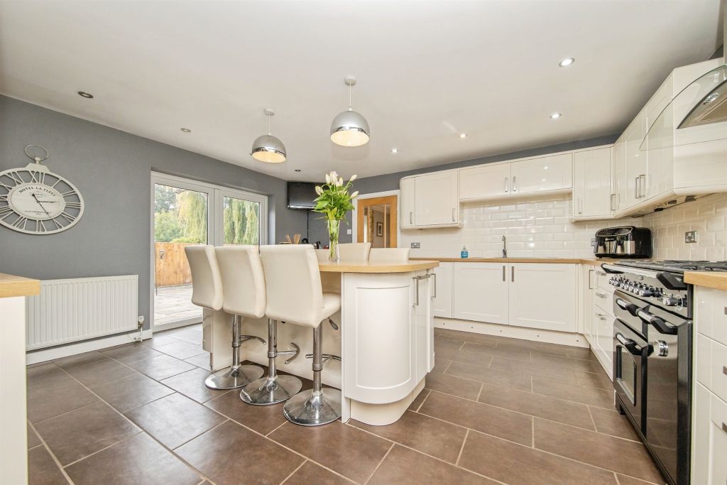 Property photo 3 of 27