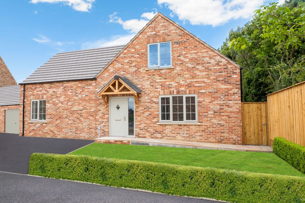 Property photo 1 of 22 Sandhutton19v2Dp