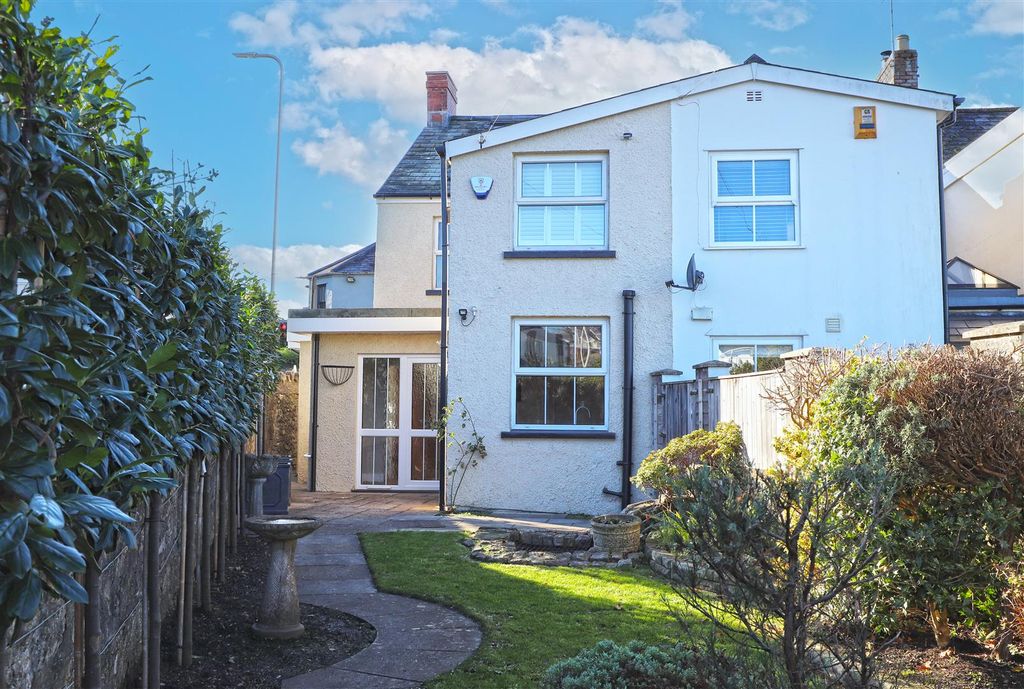 Property photo 1 of 22