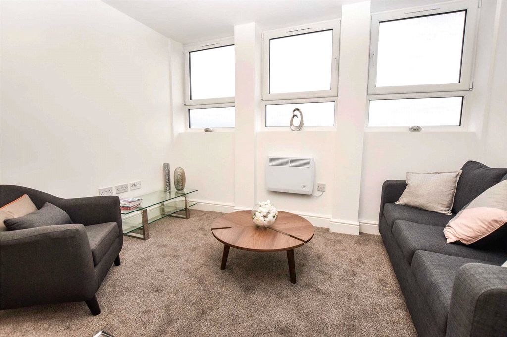 Property photo 3 of 11 Picture No. 04