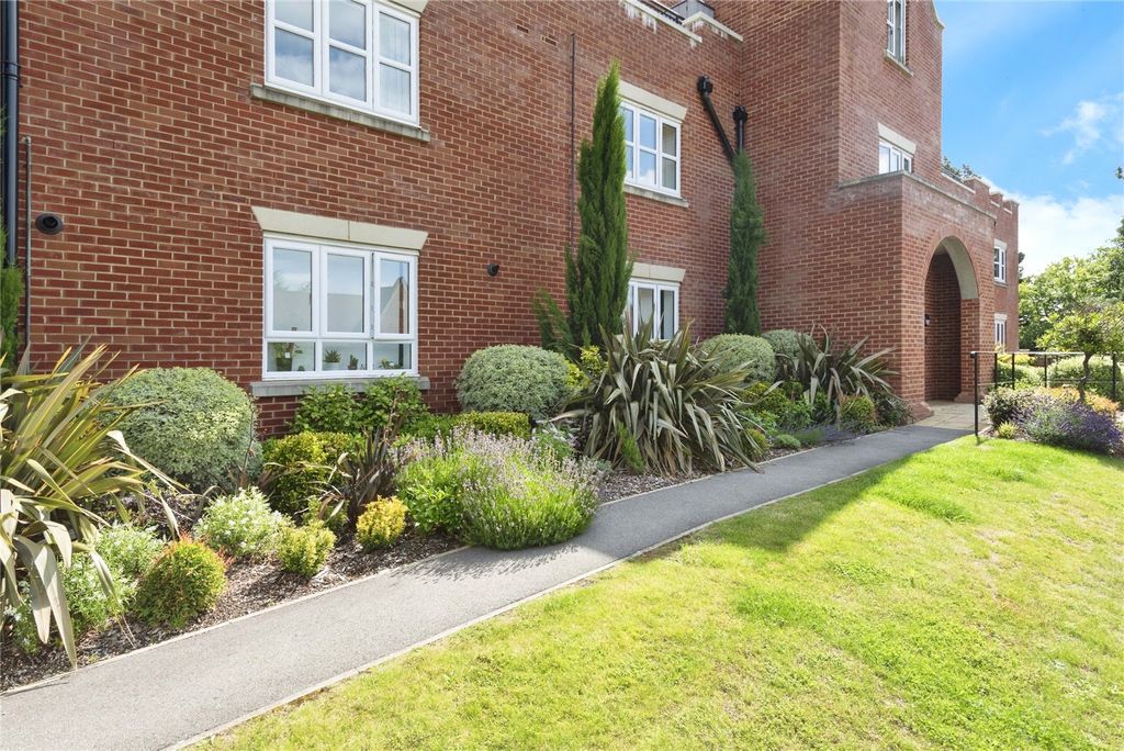 Property photo 1 of 16 Front