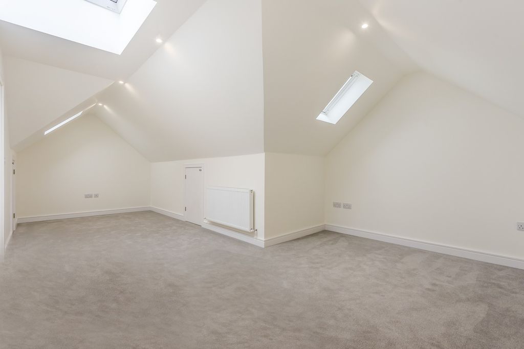 Property photo 3 of 7 Master Bedroom