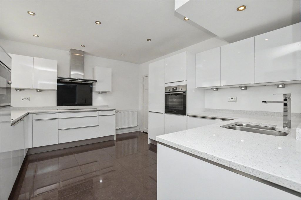 Property photo 2 of 14 Picture No. 38