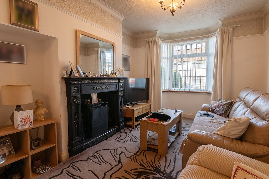 Property photo 2 of 44