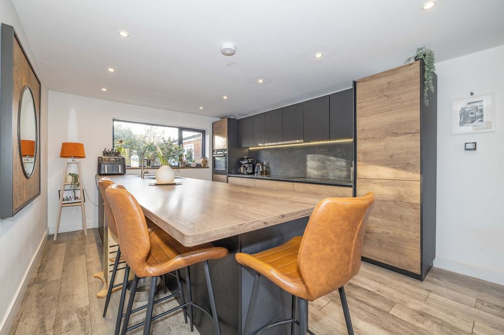 Property photo 2 of 19 Picture 2