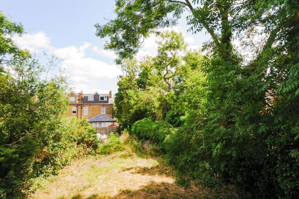 Property photo 2 of 8