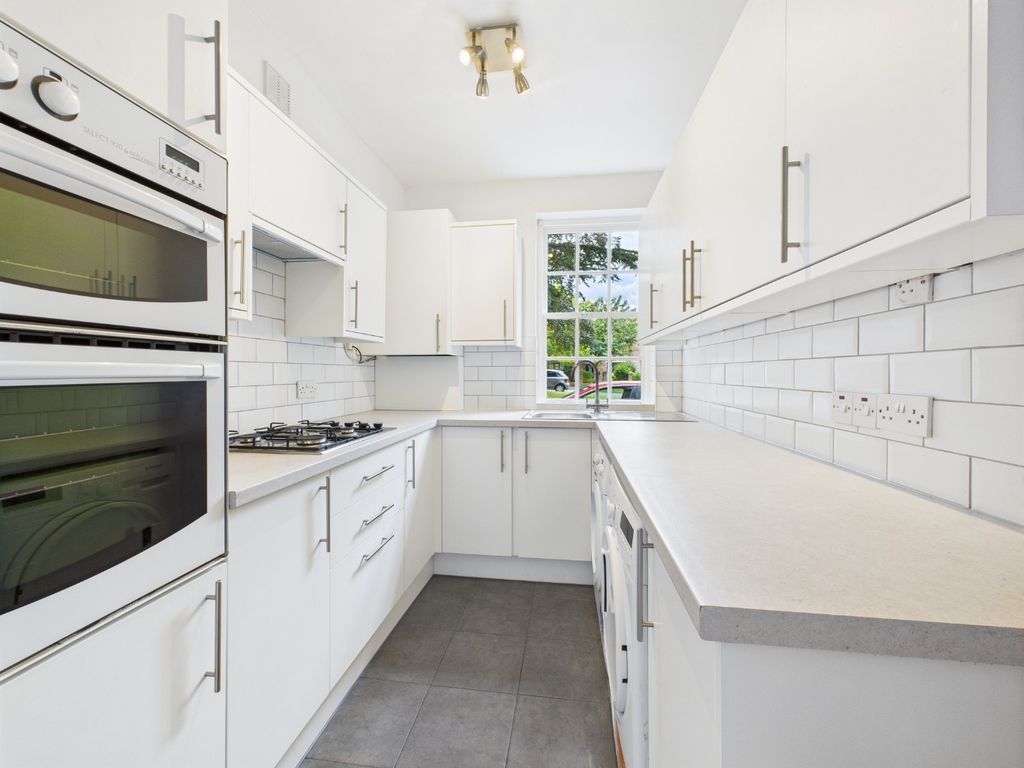 Property photo 2 of 10 4398982