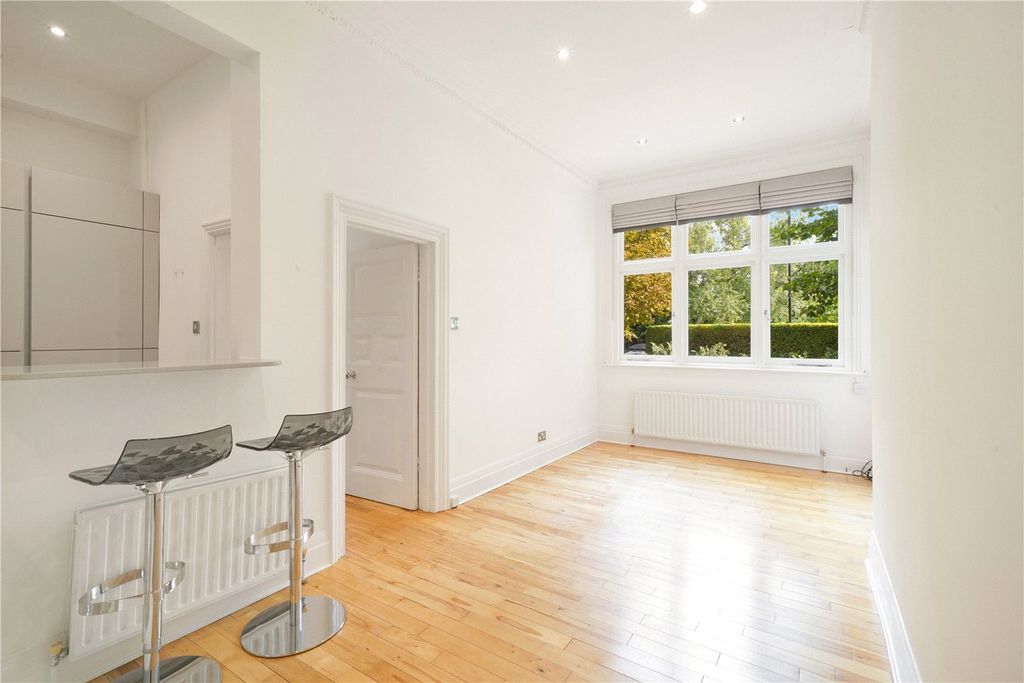 Property photo 2 of 15 Picture No. 11