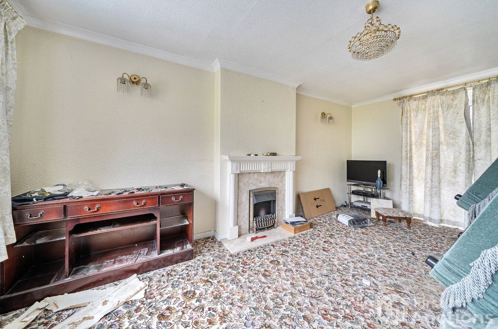 Property photo 2 of 19 2