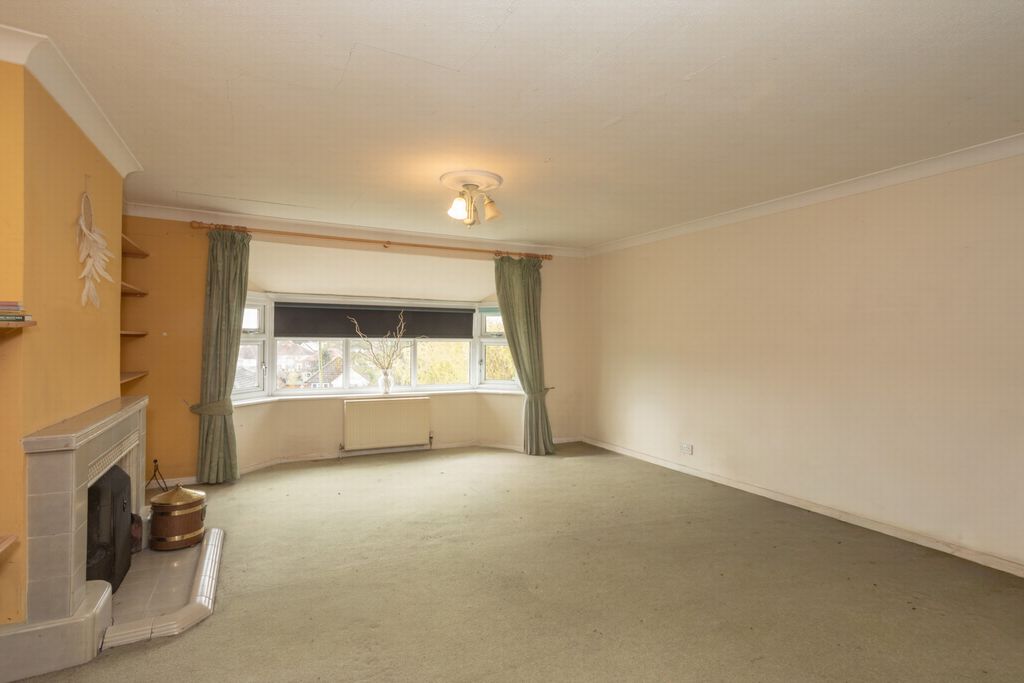 Property photo 3 of 18 Sitting Room