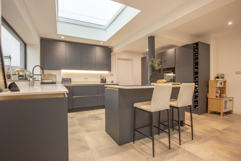Property photo 2 of 19 3659666