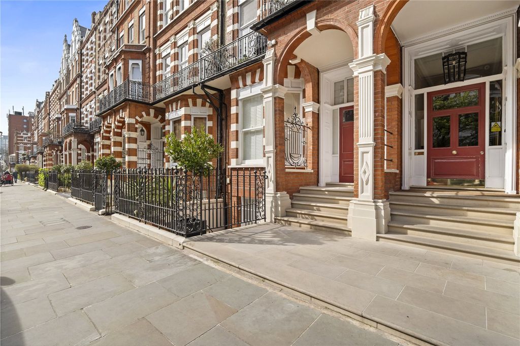 Property photo 2 of 16 Exterior