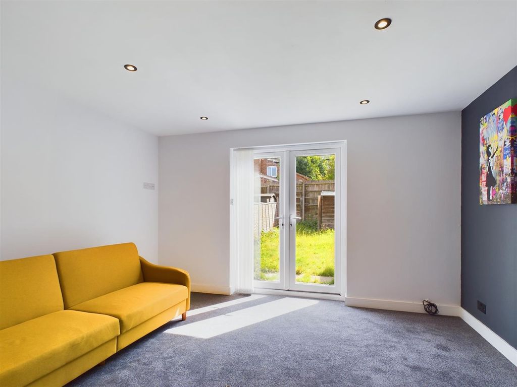 Property photo 1 of 5