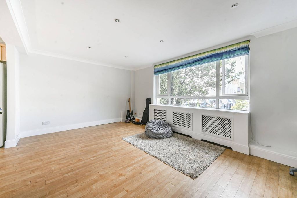 Property photo 1 of 9