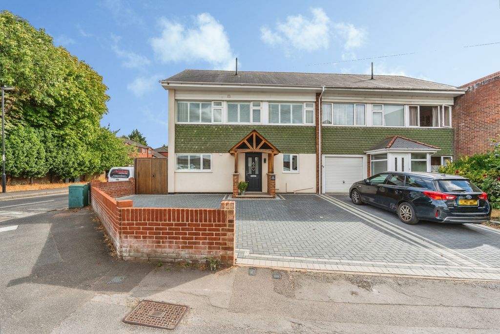 Property photo 1 of 27 Pbox-Img.Jpg