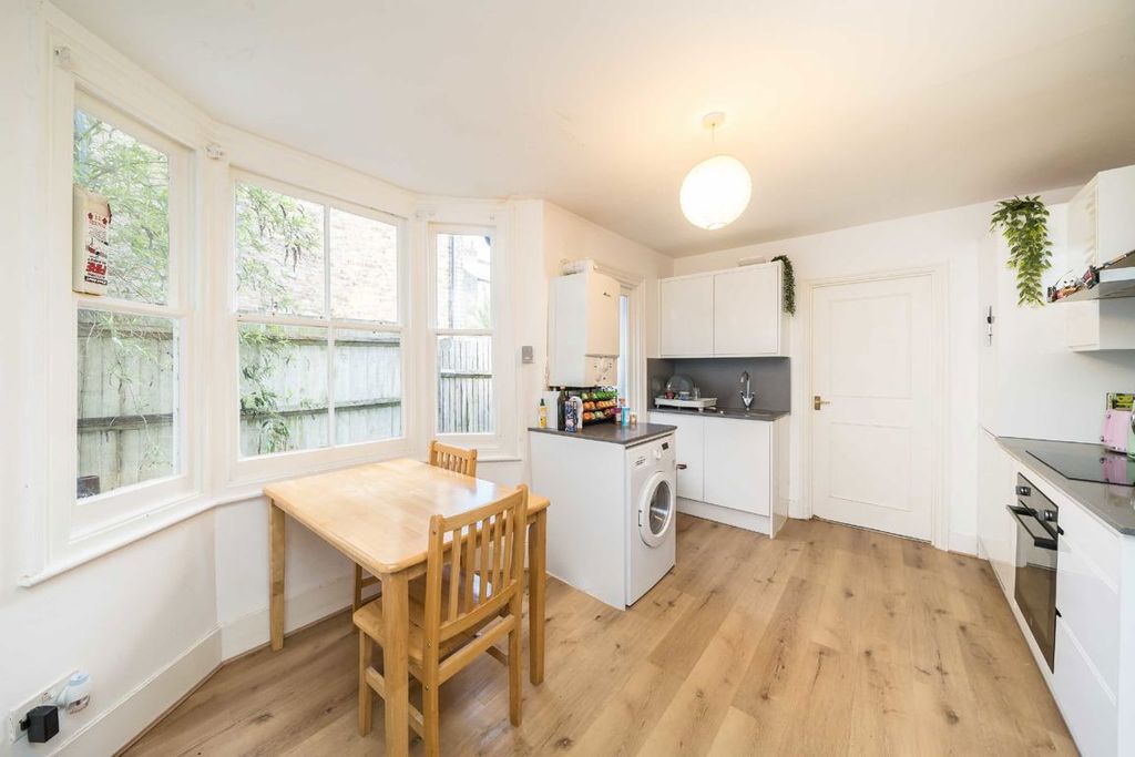 Property photo 3 of 5