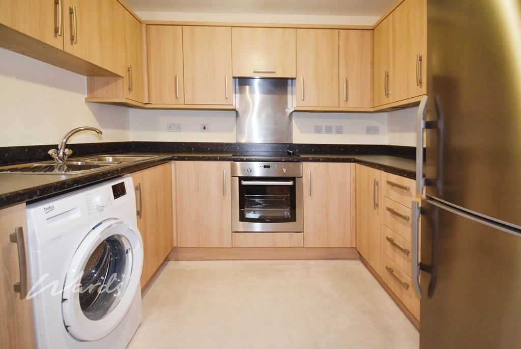 Property photo 3 of 11 Kitchen