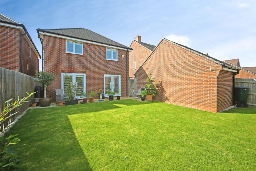 Property photo 3 of 22 Pbox-Img.Jpg