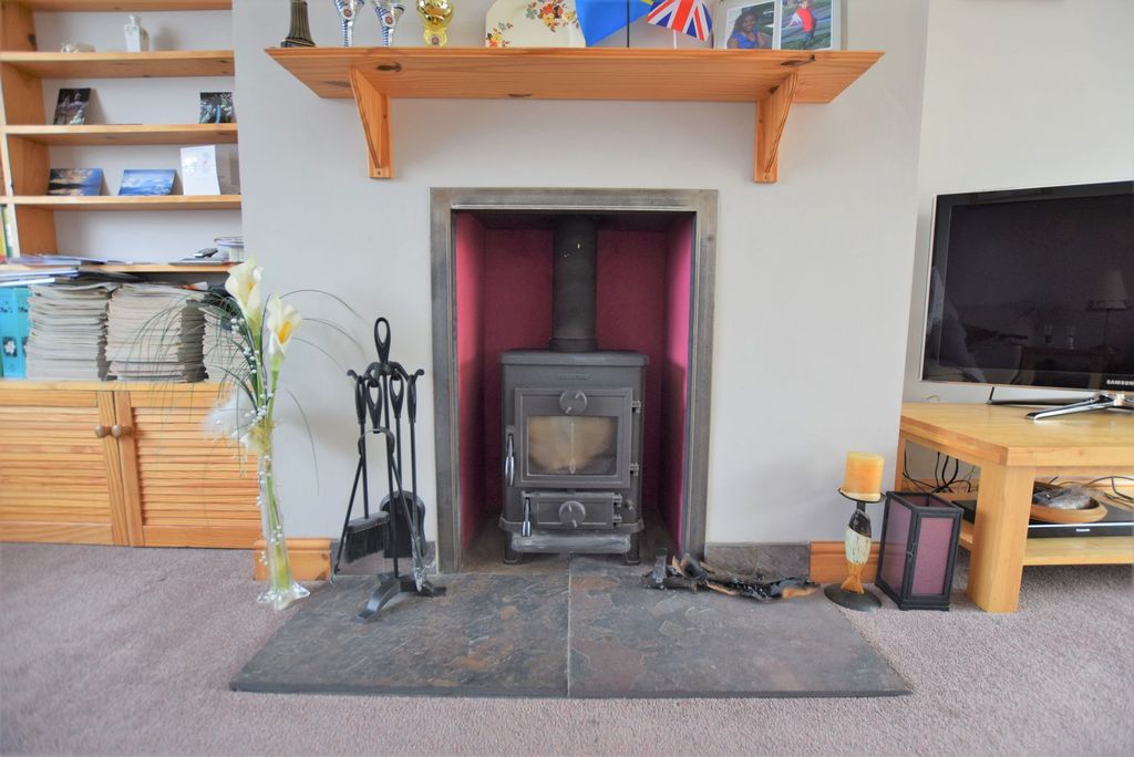 Property photo 3 of 13