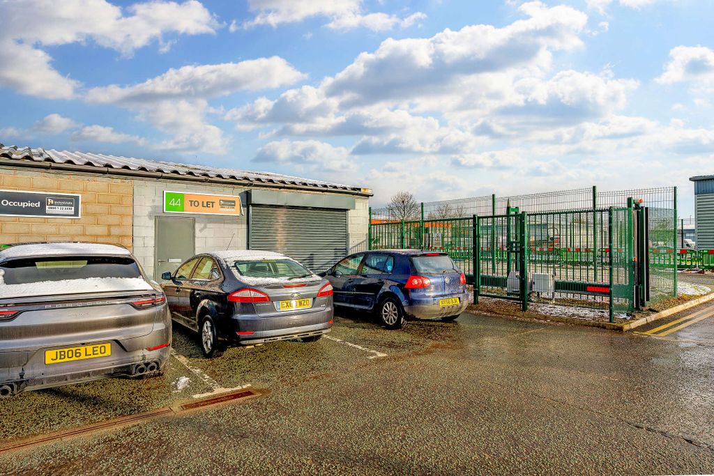 Property photo 2 of 5