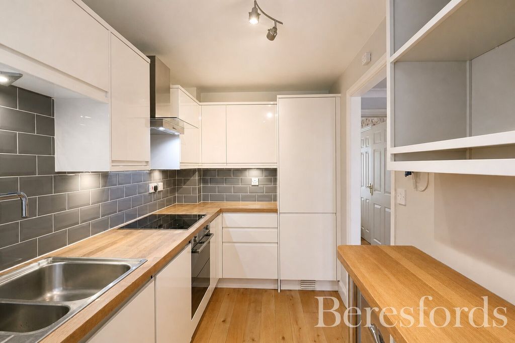Property photo 2 of 39 Picture No. 35