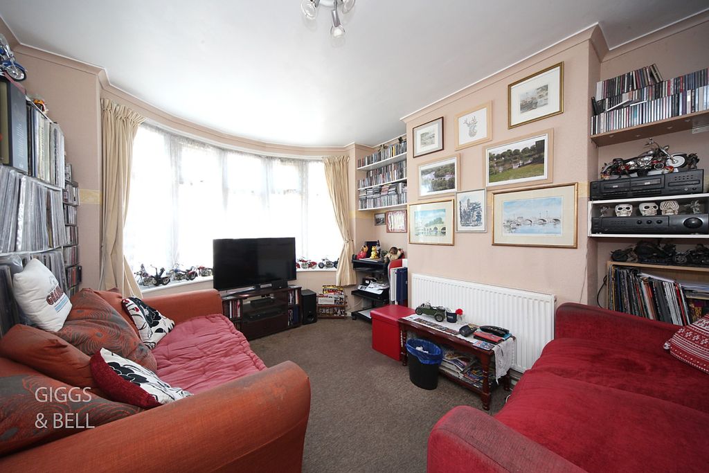 Property photo 2 of 17 5249223