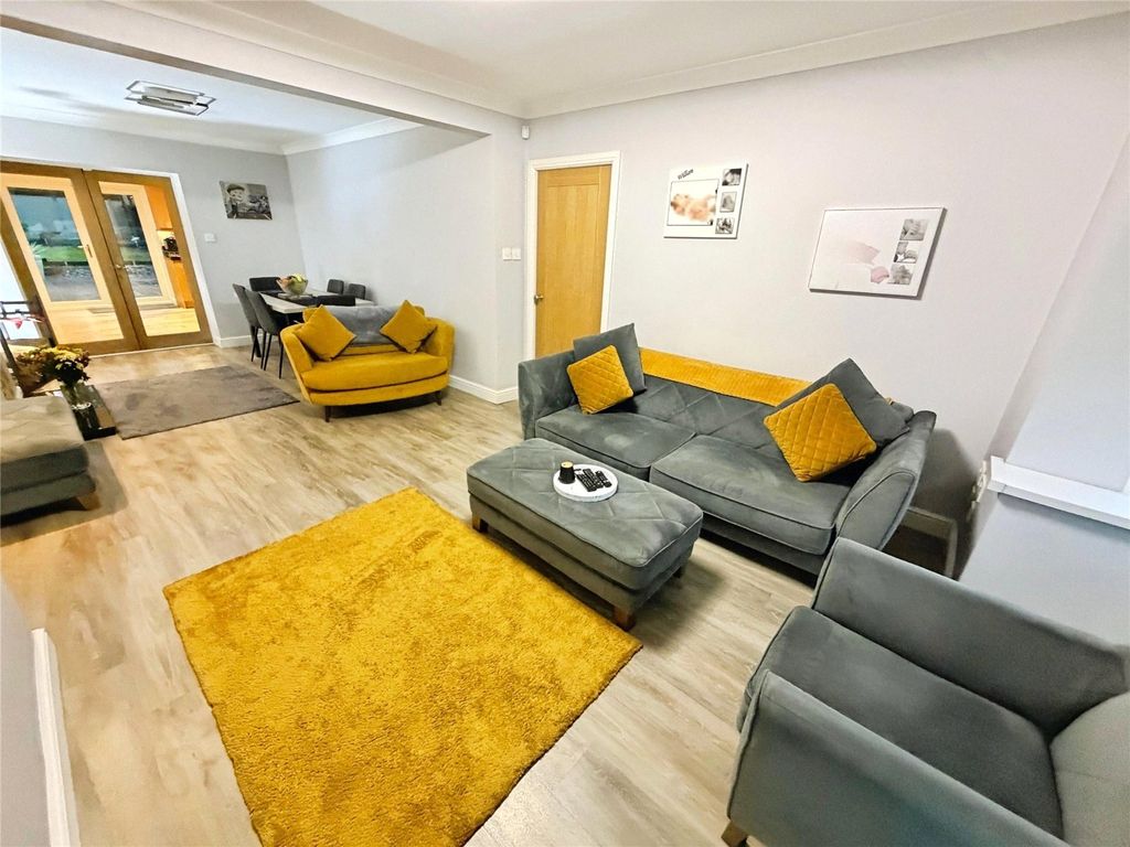 Property photo 2 of 26 Open Plan Lounge