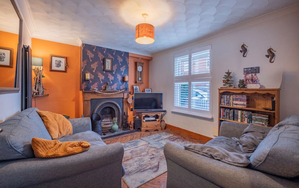 Property photo 2 of 23