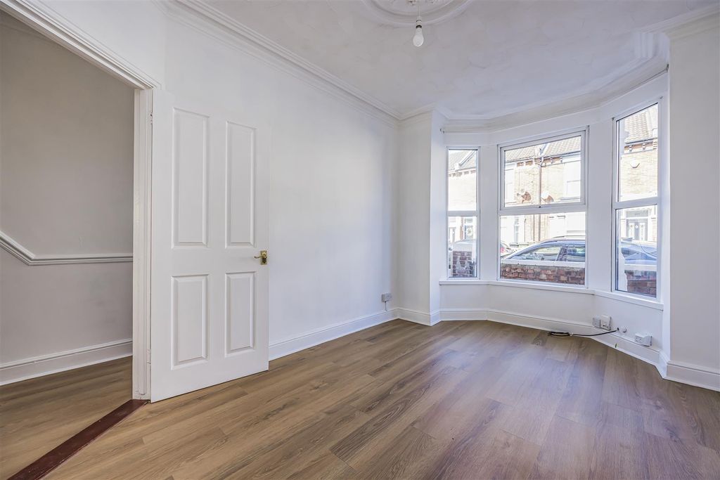 Property photo 3 of 24 63 Highgate Road, Portsmouth-Porticomarketing-Sold