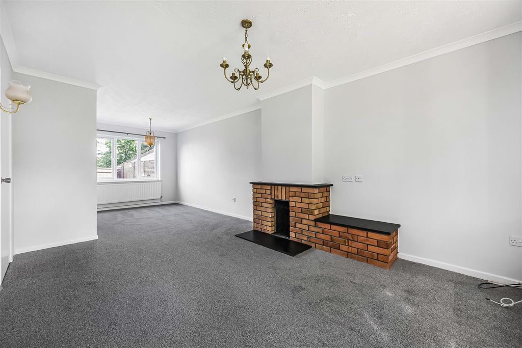 Property photo 3 of 17 4_84400.Jpg