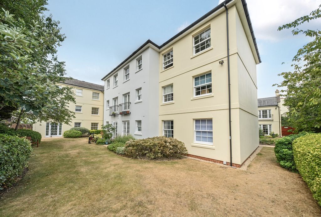Property photo 1 of 11 1325712-8-688754F...