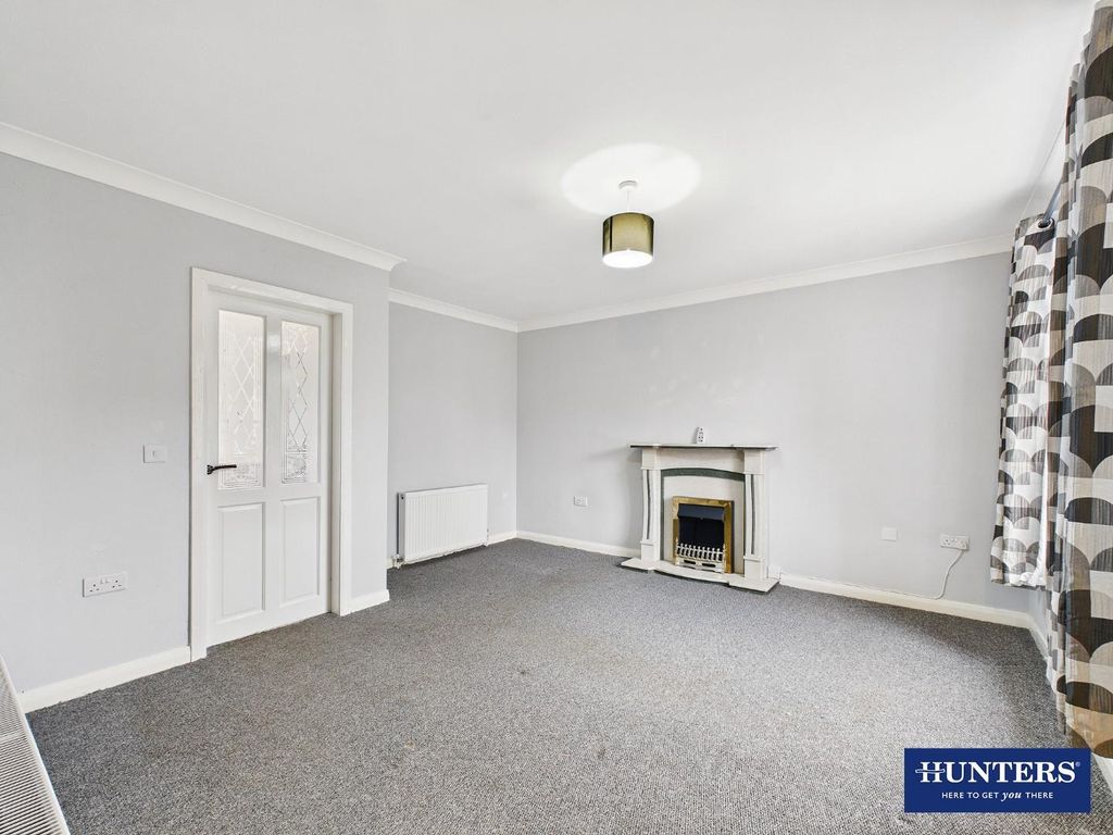 Property photo 2 of 18 Living Room