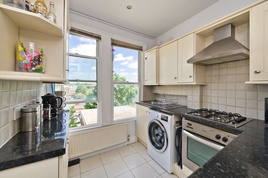 Property photo 2 of 6 A085i00000L95Graaj_Bgo150172_18.Jpg