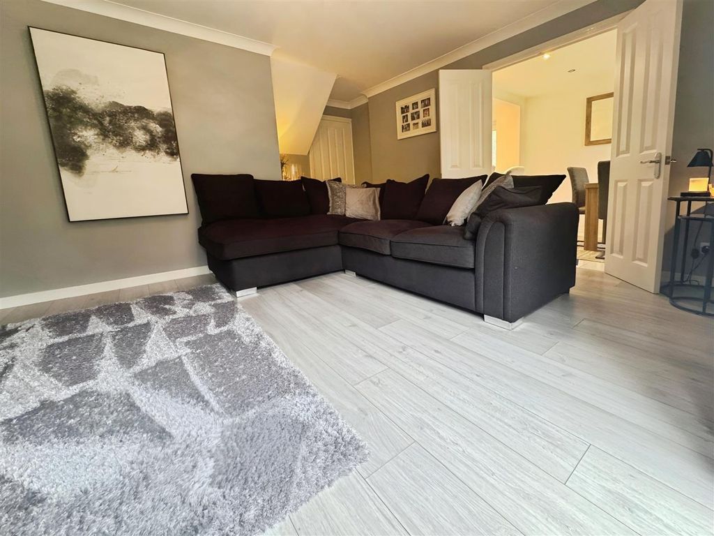 Property photo 3 of 18 8De15Da7-Img-20250426-Wa0018.Jpg