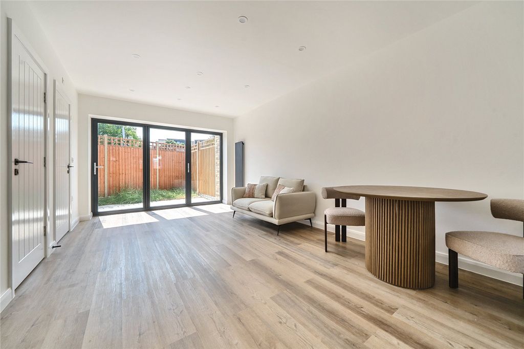 Property photo 2 of 26 Picture No. 28
