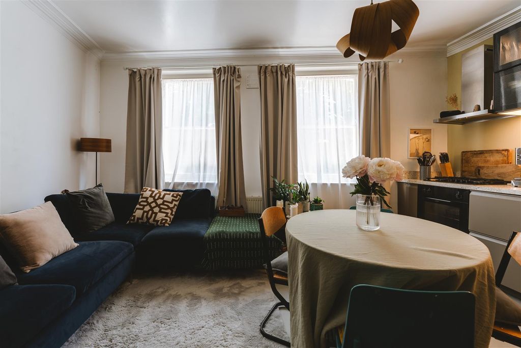 Property photo 1 of 14 Goldsmith Row-5.Jpg